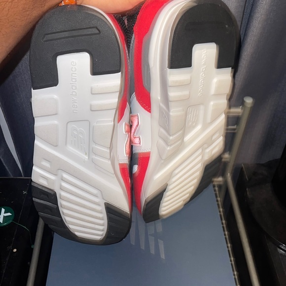 New balance - Picture 5 of 6